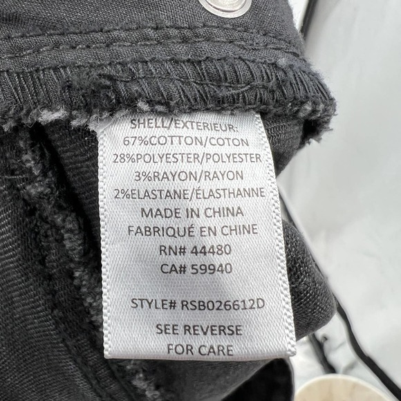 Tinseltown Women's The Mom Short High Rise Star Print Shorts Size 9/29 - Picture 5 of 5